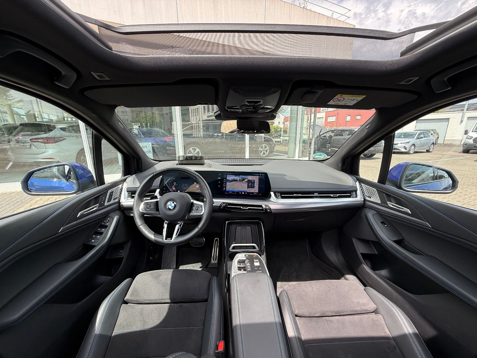 BMW 2025 INDIVIDUAL M-SPORT. MINI VAN - JAHRESWAGEN. imagem 2