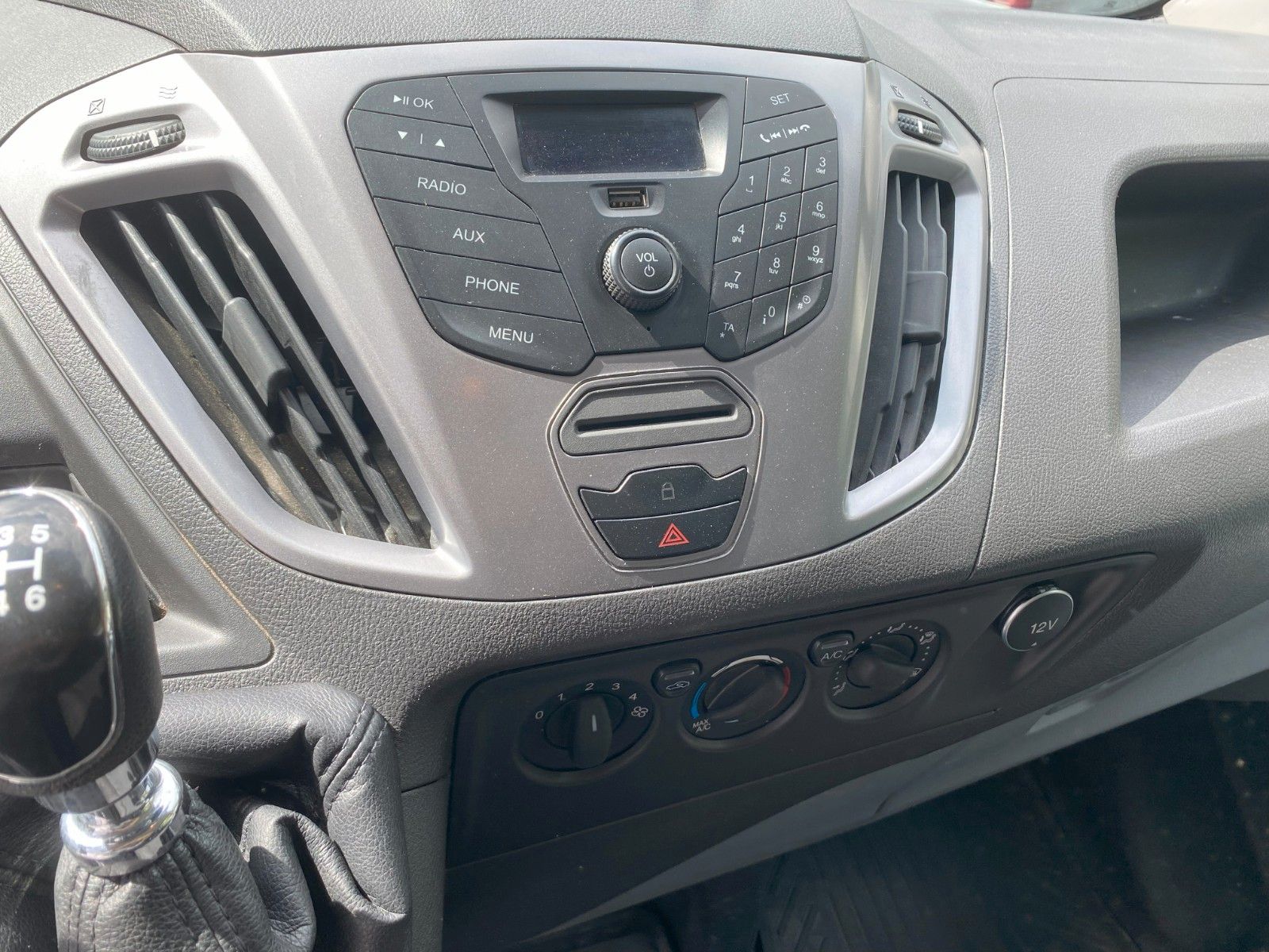 Fahrzeugabbildung Ford TransitCustomKasten270 L1 TrendAHKRegale,61563Km