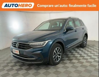 Volkswagen Tiguan - 1