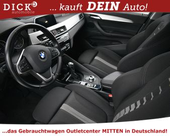 Fahrzeugabbildung BMW X1 sDrive 18i Sport Line NAVI+LED+HIFI+SHZ+PDC+M