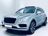 Bentley Bentayga 4.0 V8  4WD  * DVD * HUD * 7-SITZER * - Bentley Bentayga mit Diesel-Antrieb