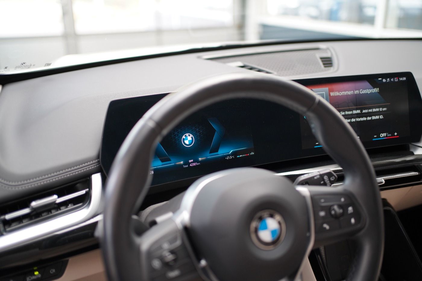 Fahrzeugabbildung BMW X1 18i xLine +LED+Komfortzugang+DAB+Sitzheizung