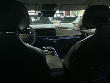 Kia EV6 84-kWh Earth