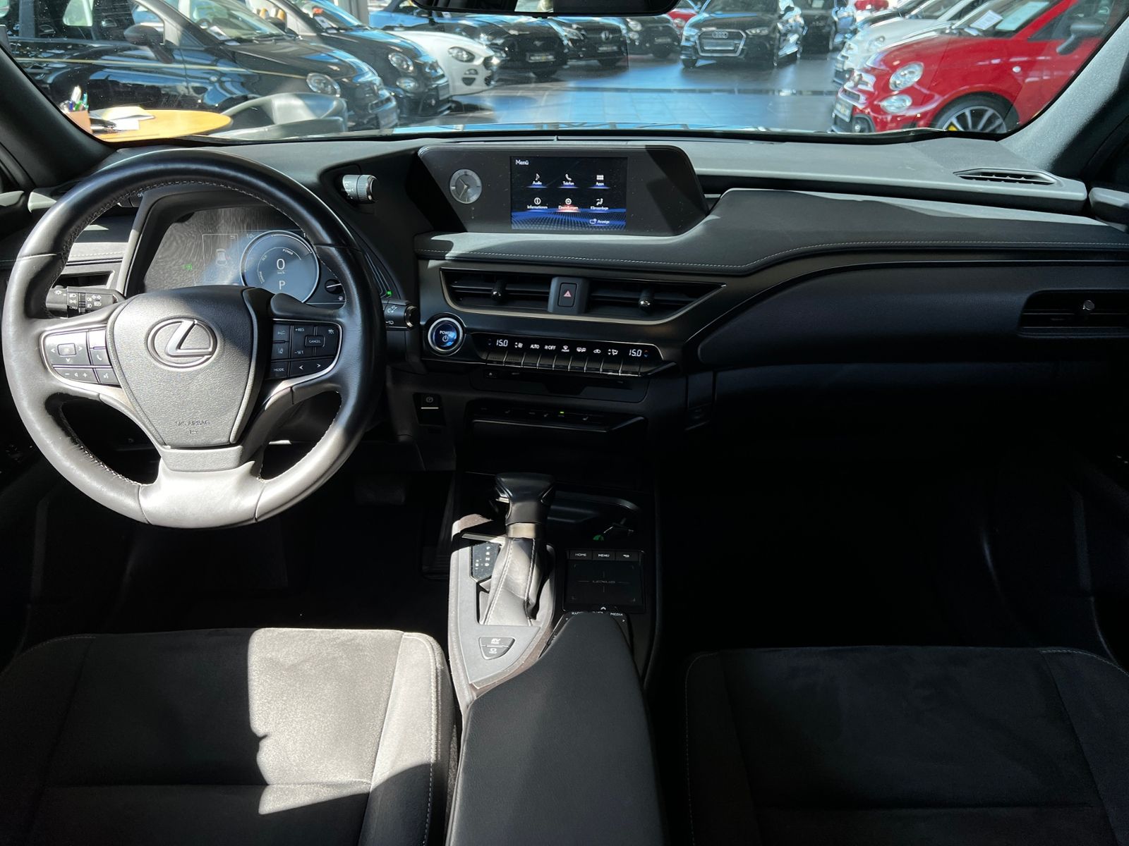 Fahrzeugabbildung Lexus UX 250 h Style Edition AHK RFK Full Link LED