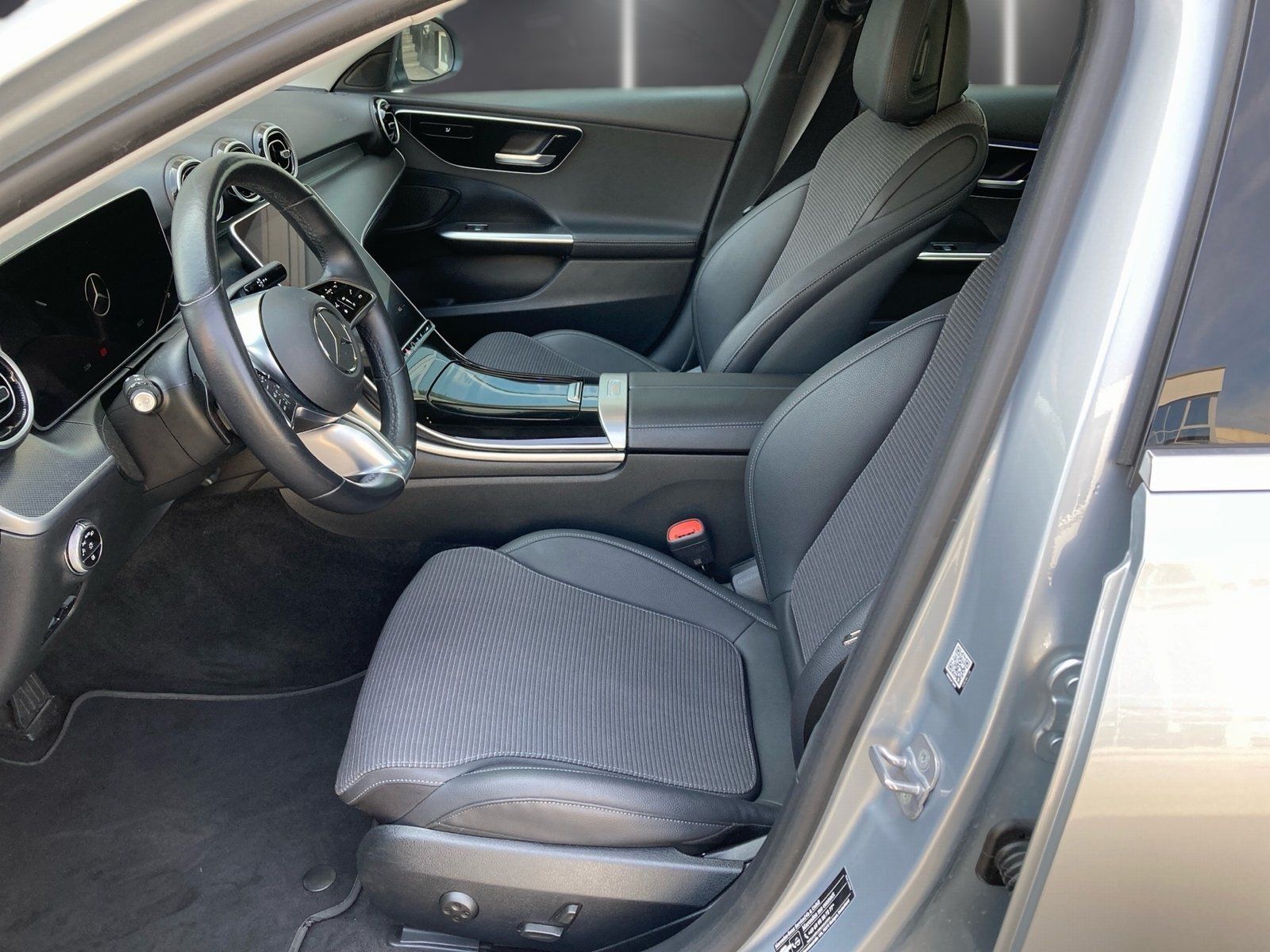 Fahrzeugabbildung Mercedes-Benz C 220 d 4M Avantgarde*Distronic*Twotwink*LED*KAM