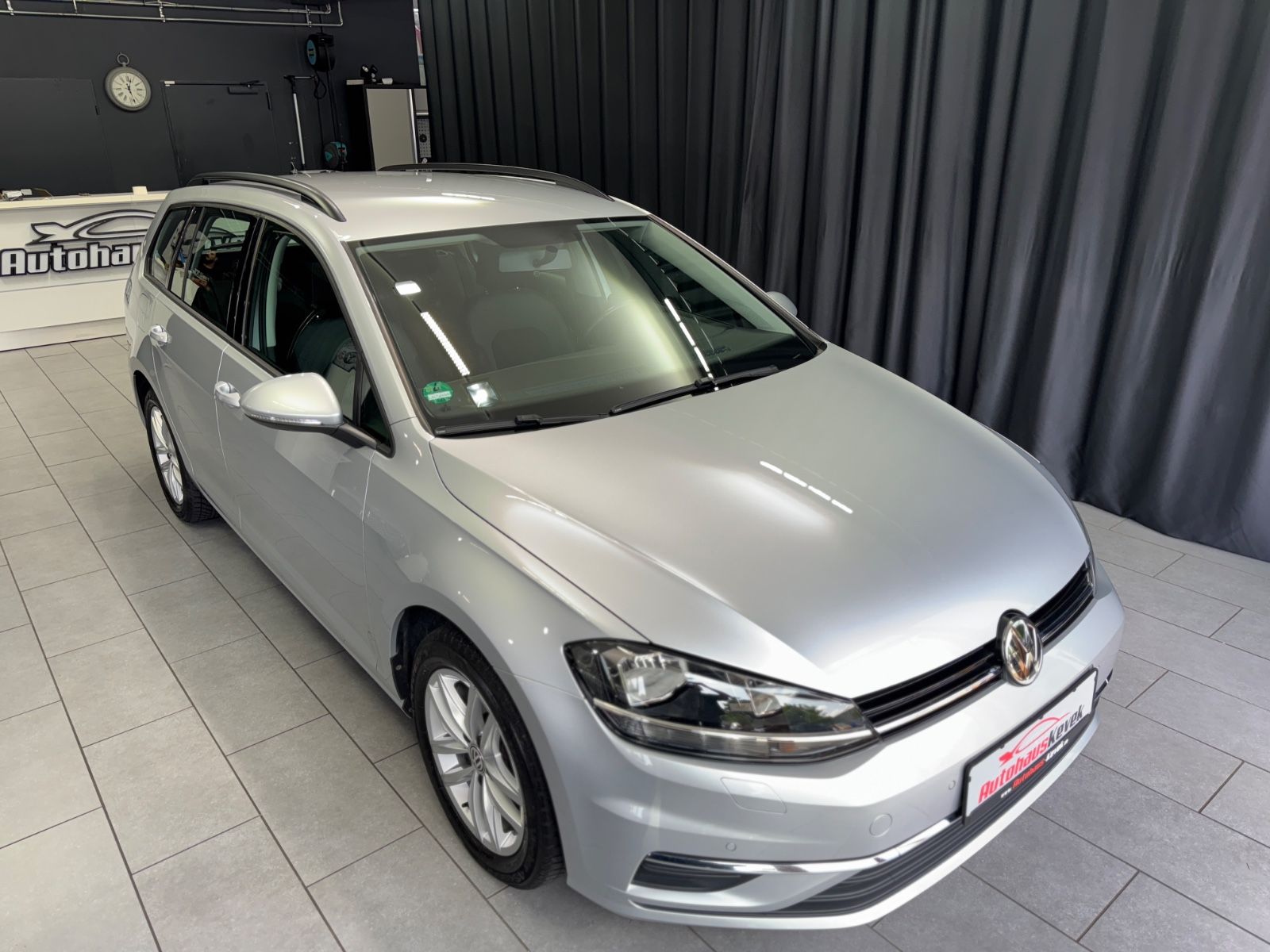 Fahrzeugabbildung Volkswagen Golf VII Variant Comfortline|NAVI|ACC|MASSAGE|