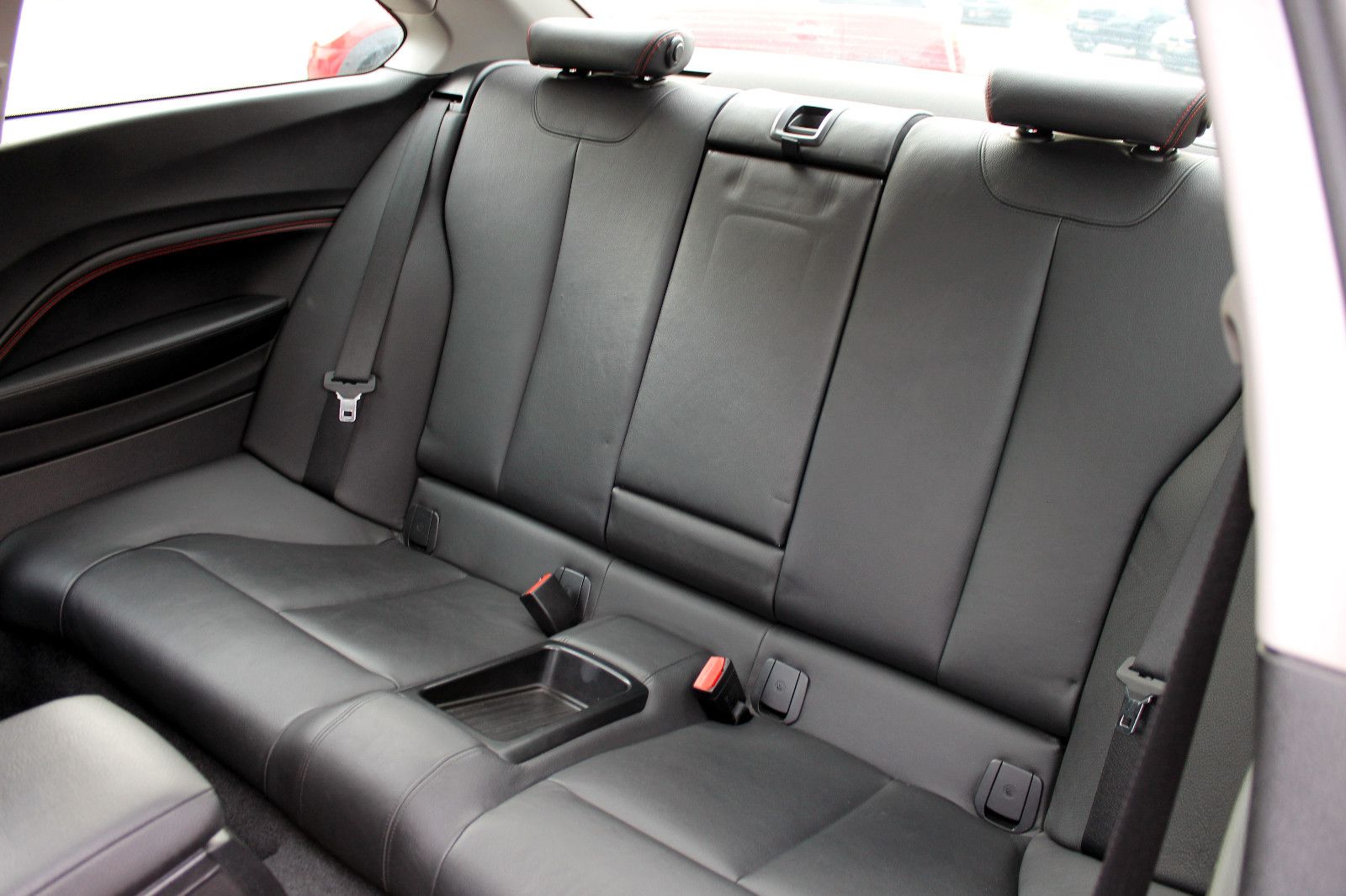 Fahrzeugabbildung BMW 220i Coupé Sport-Line SHZ PDC eGSHD 2-Zonen HiFi