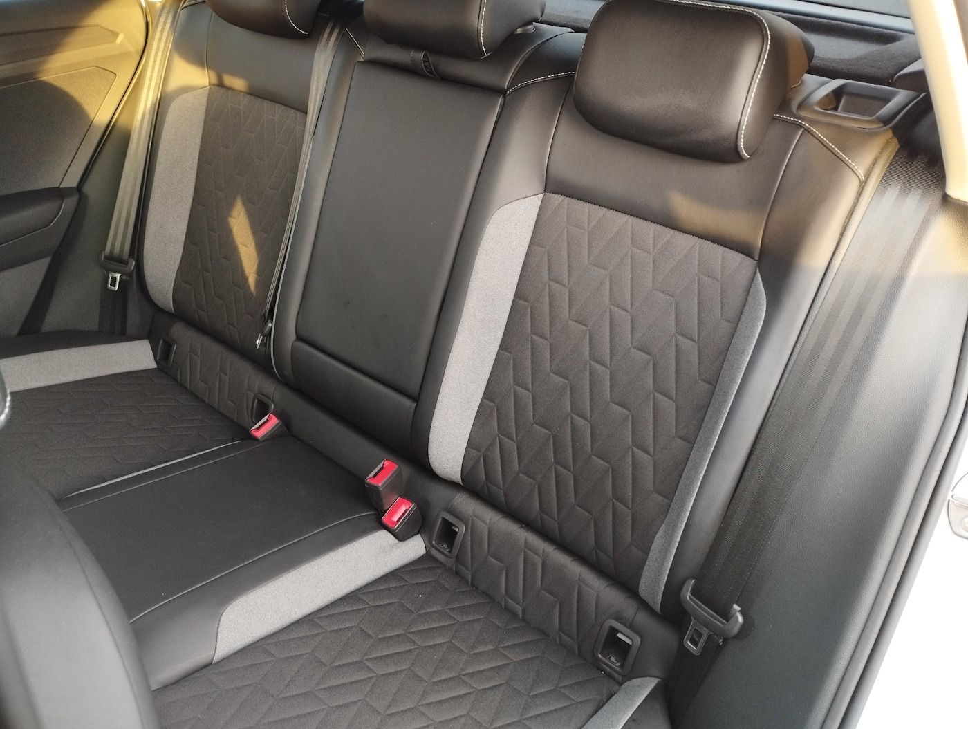 Fahrzeugabbildung Volkswagen T-Roc 1.0 TSI GOAL NEU35T ACC SHZ LED Allwetter