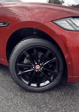 Jaguar F-Pace 30d AWD R-Sport Automatik R-Sport - rote Jaguar F-Pace