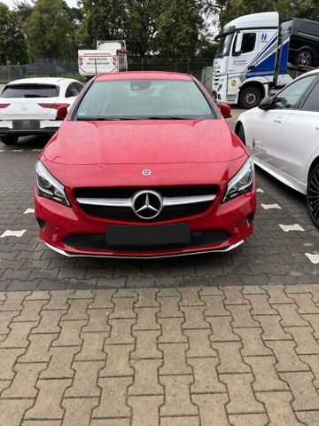 MERCEDES-BENZ CLA 180 AMG