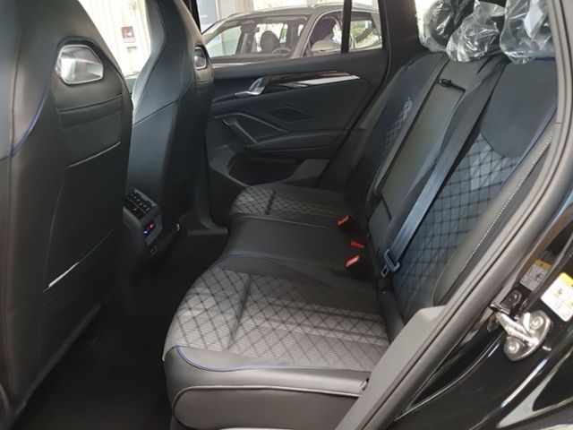 Fahrzeugabbildung Volkswagen Tiguan R-Line 2.0 TDI 4M DSG STANDHZ HD-MATRIX