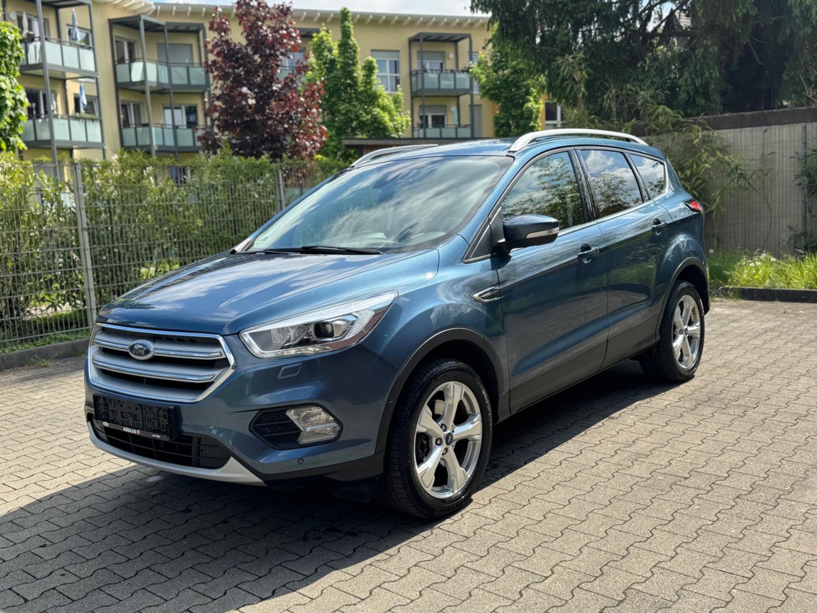 Ford Kuga Titanium  Autom - Top Gepflegt