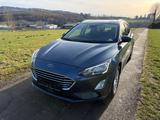 Ford Focus Turnier Cool & Connect Winterpaket LED