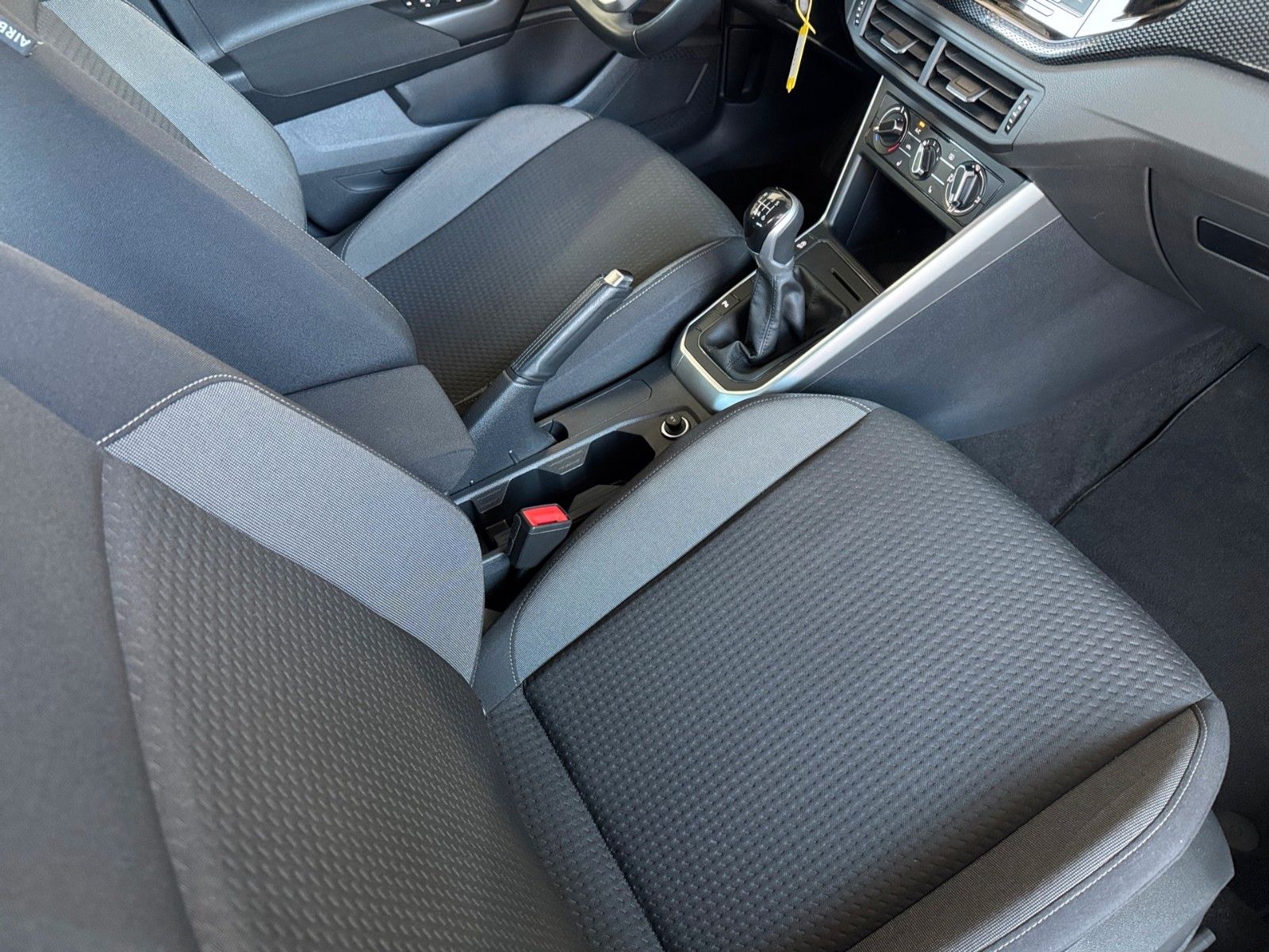 Fahrzeugabbildung Volkswagen Taigo Life 1.0 TSI
