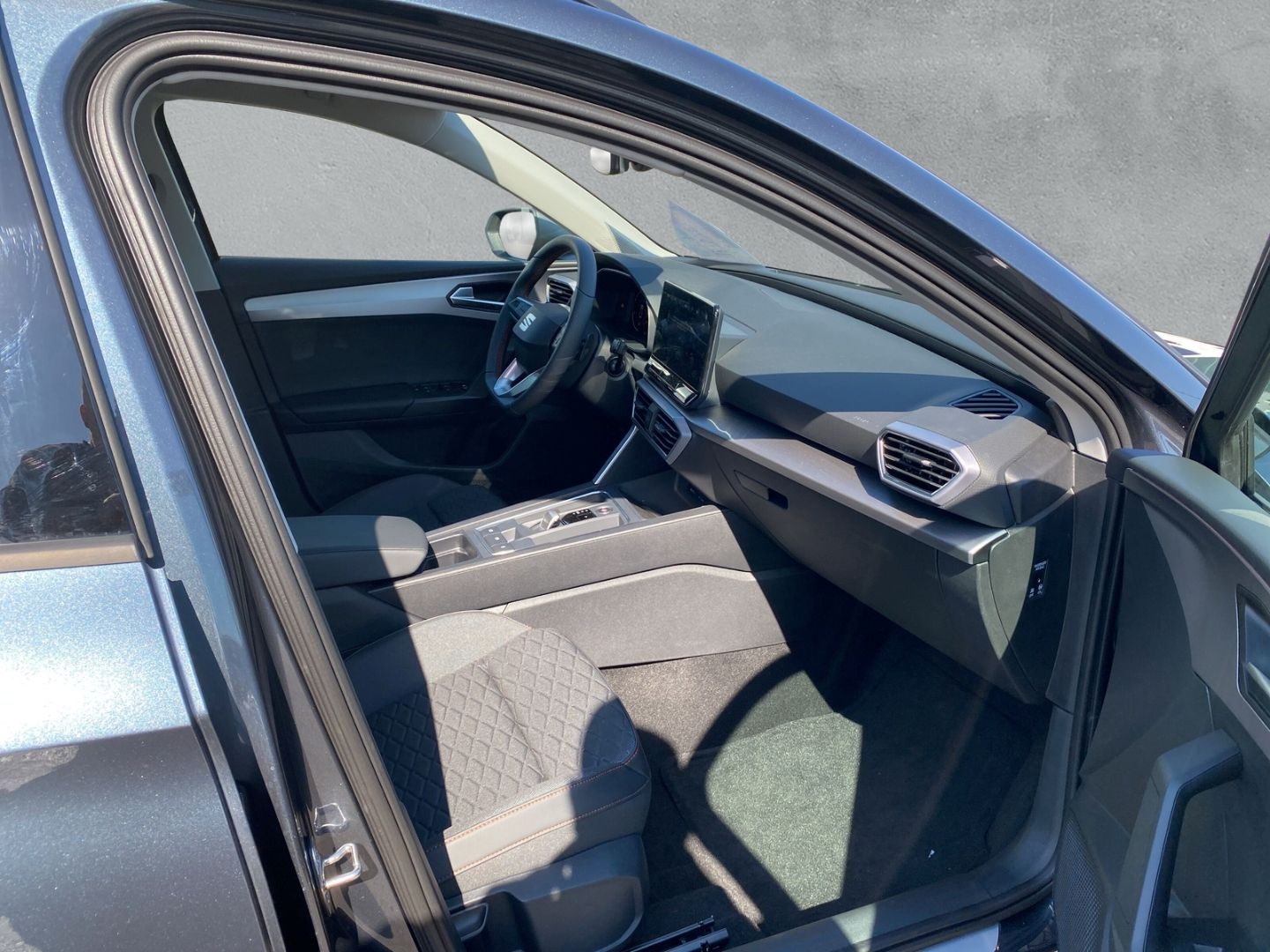 Fahrzeugabbildung SEAT Leon Sportstourer FR 2.0 TDI EU6d Navi Digitales