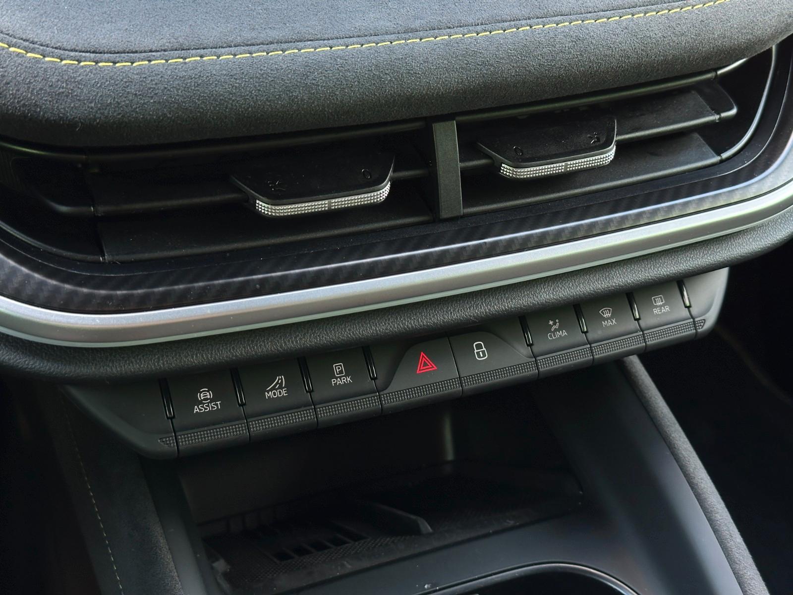 Skoda RS 340PS 4x4 NAVI Wär.Pumpe DCC eHK LM21"AHK