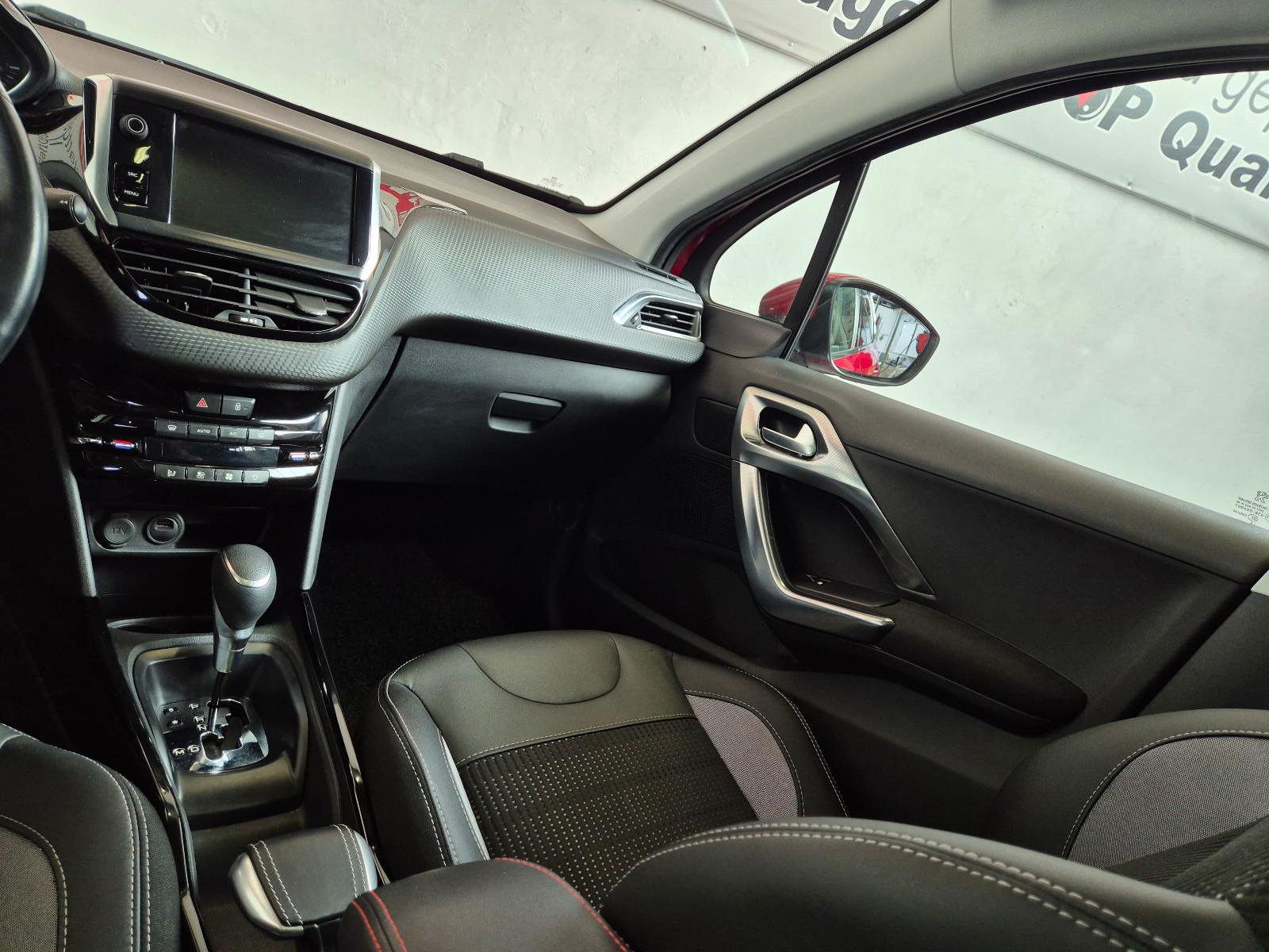 Peugeot 2008 Allure, inkl. 1 Jahr Garantie