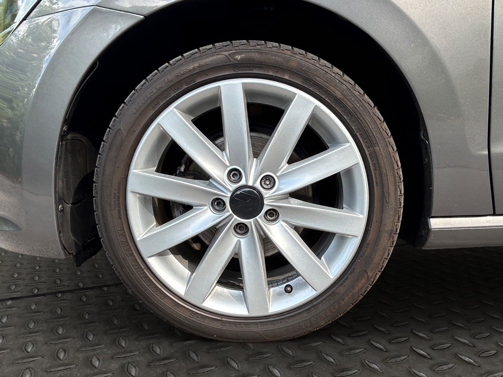 Fahrzeugabbildung Volkswagen Golf Sportsvan VII Trendline Automatik/BMT/