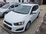 Chevrolet Aveo 1.2 LT 1.Hand TÜV - weiße Chevrolet Aveo