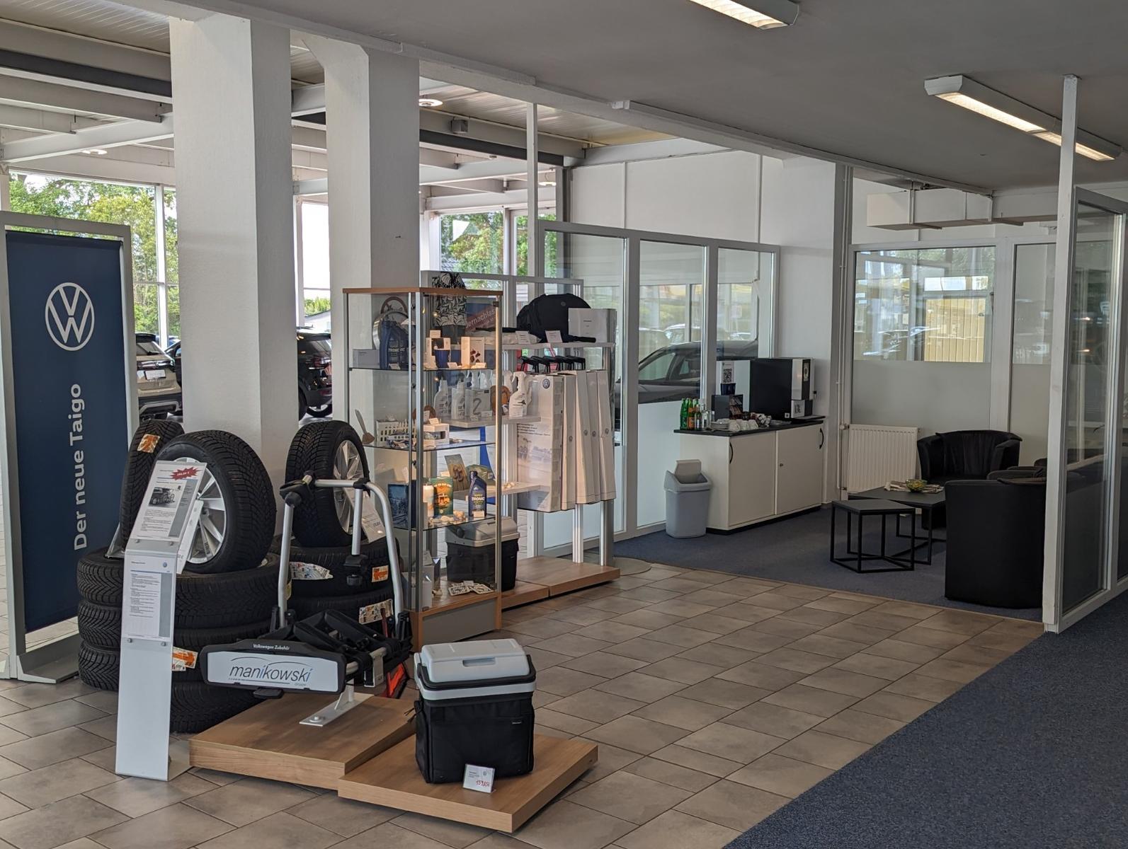 showroom-image-bottom