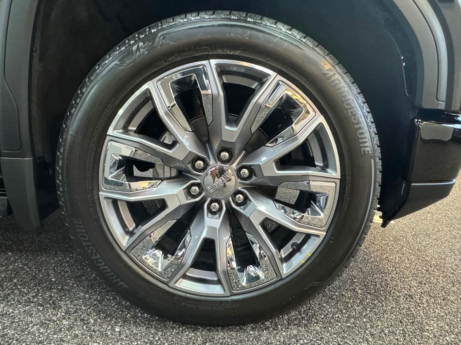 Fahrzeugabbildung GMC SIERRA DENALI 2026 - 4x4-LONG BOX 6.4"