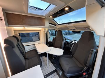 Westfalia Columbus 600 E 140 PS Automatik Skyview SOLAR