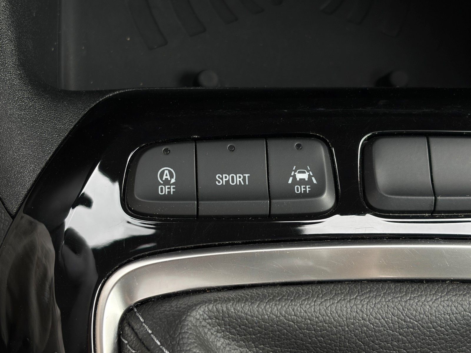 Fahrzeugabbildung Opel Corsa F GS 1.2 Turbo CarPlay Matrix CAM LHZ SHZ