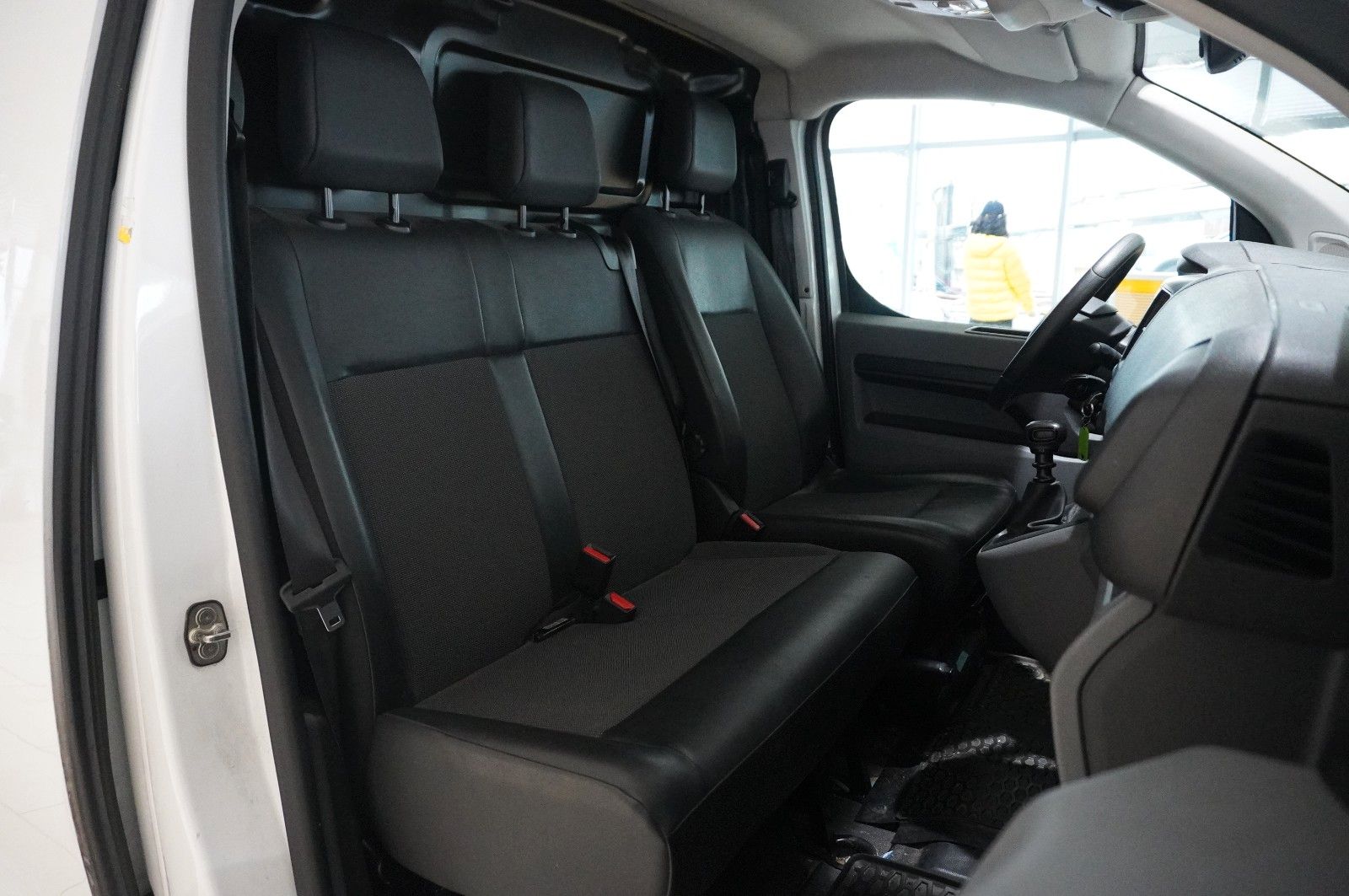Fahrzeugabbildung Opel Vivaro Cargo 1.5D M EDITION KLIMA/DAB+/PDC/TEMP.