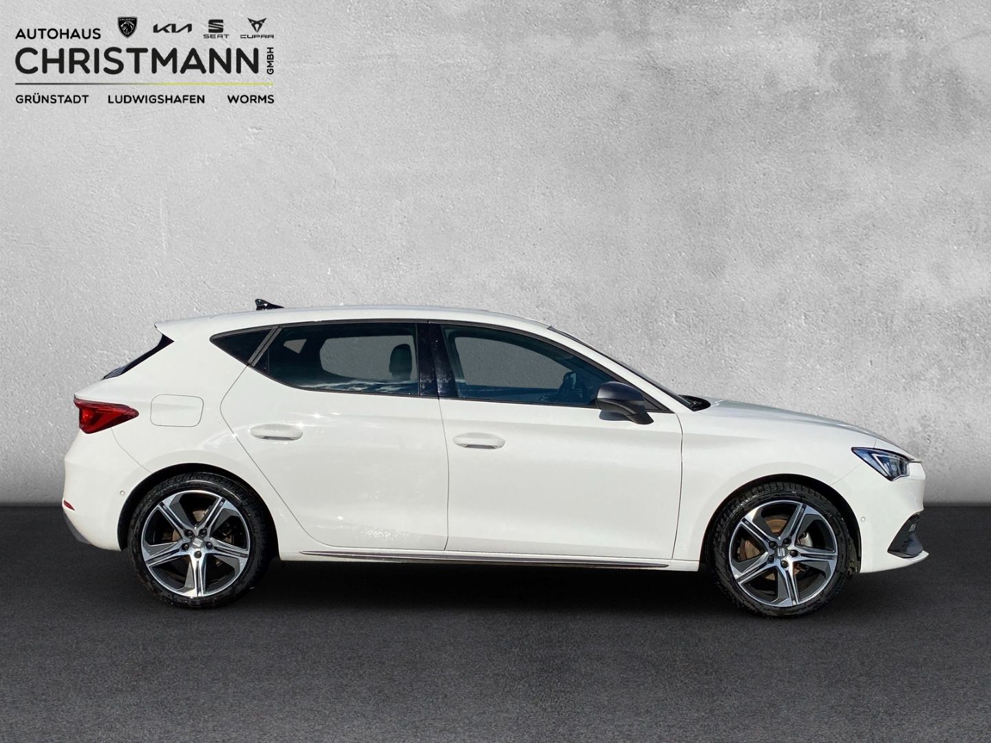 Fahrzeugabbildung SEAT Leon FR Plus 1.5 TSI*NAVI*SHZ*PDC*Full-Link*