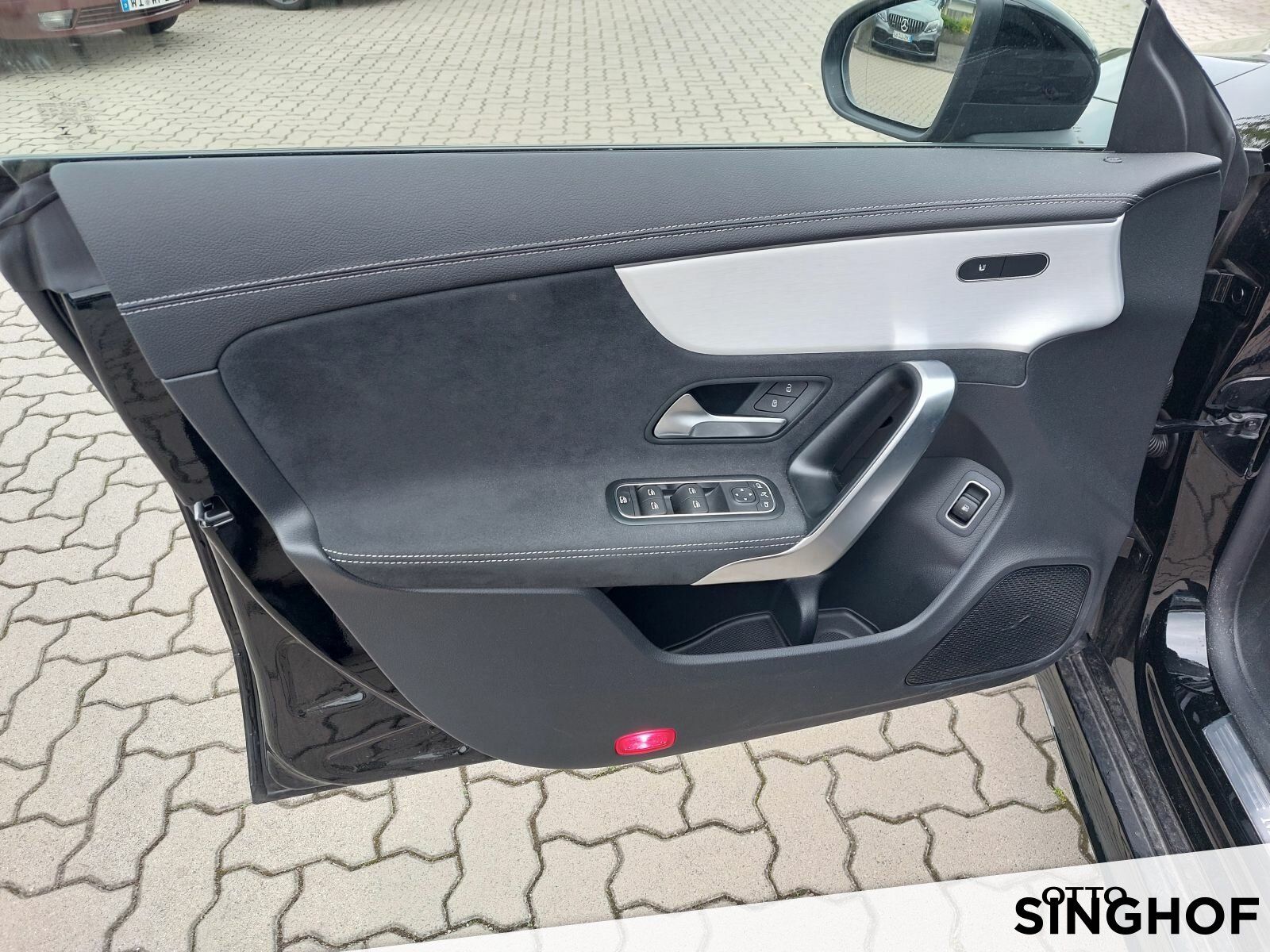 Fahrzeugabbildung Mercedes-Benz CLA 250e AMG +AHK+dynam.LED+Rü Kam+Ambiente+Navi