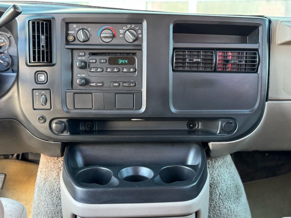 Fahrzeugabbildung Chevrolet Express Chevy Van Regency 5.3 V8 GMC Savana