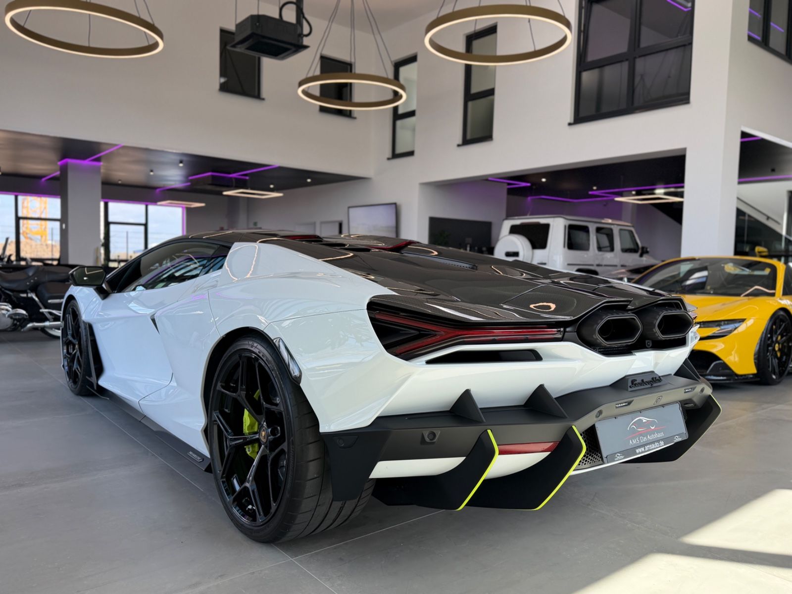 Revuelto V12 Full Carbon Lift Sonus