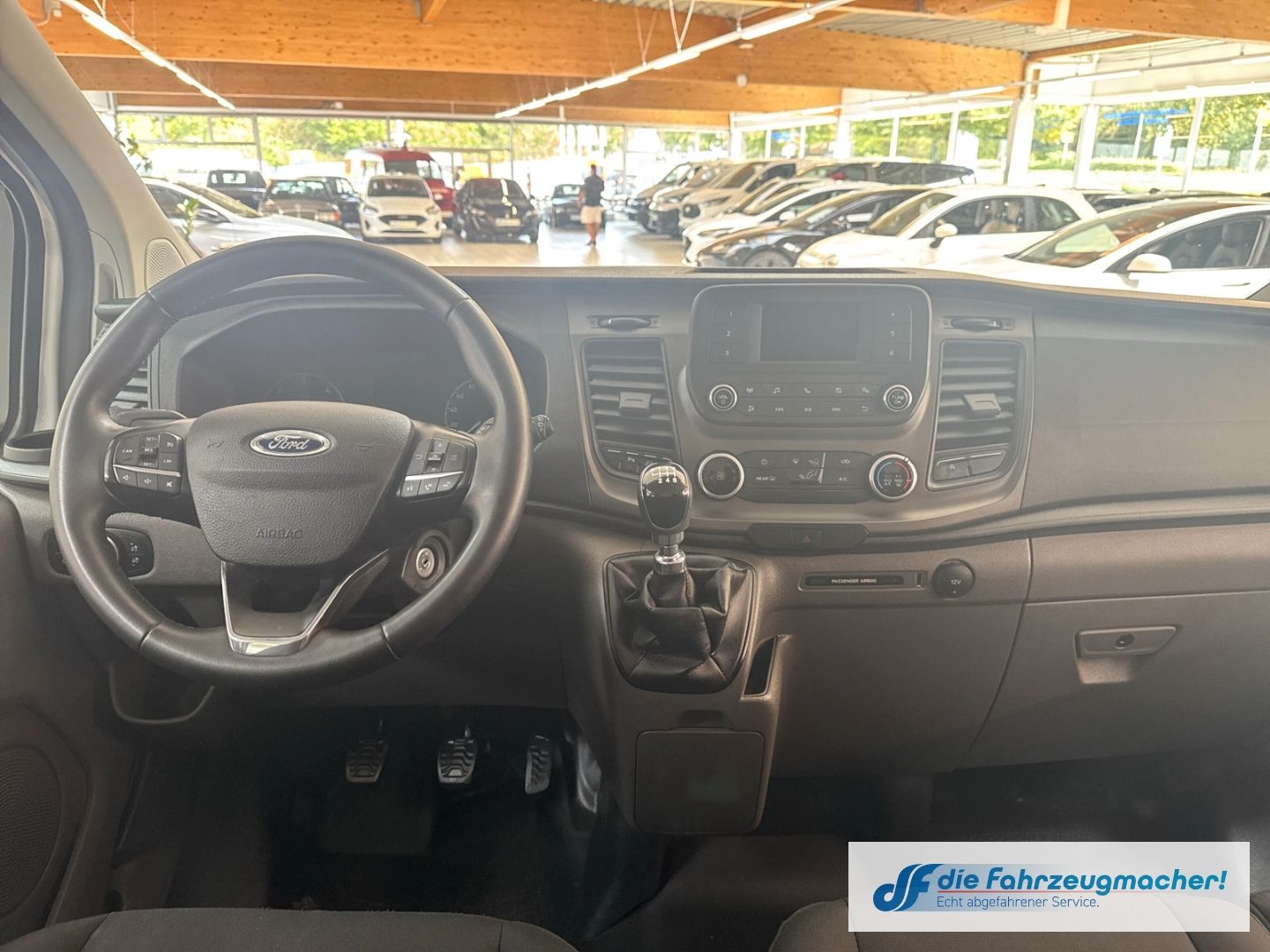 Fahrzeugabbildung Ford Transit Custom 320 L2 Trend 2.0 TDCi Dyn. Kurven