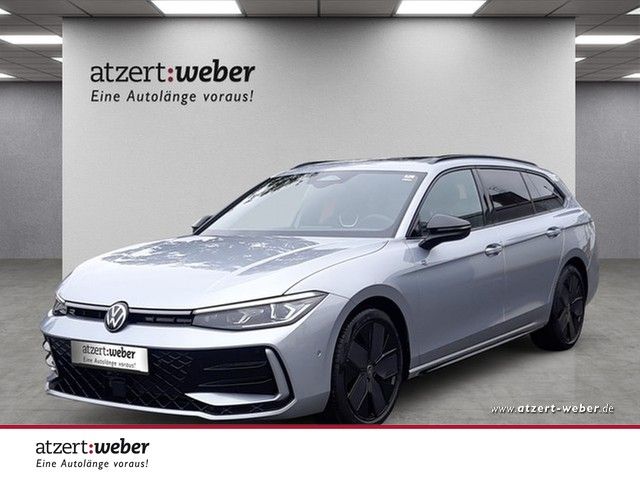 Fahrzeugabbildung Volkswagen Passat Variant 1,5 eTSi R-Line Black Pano AHK