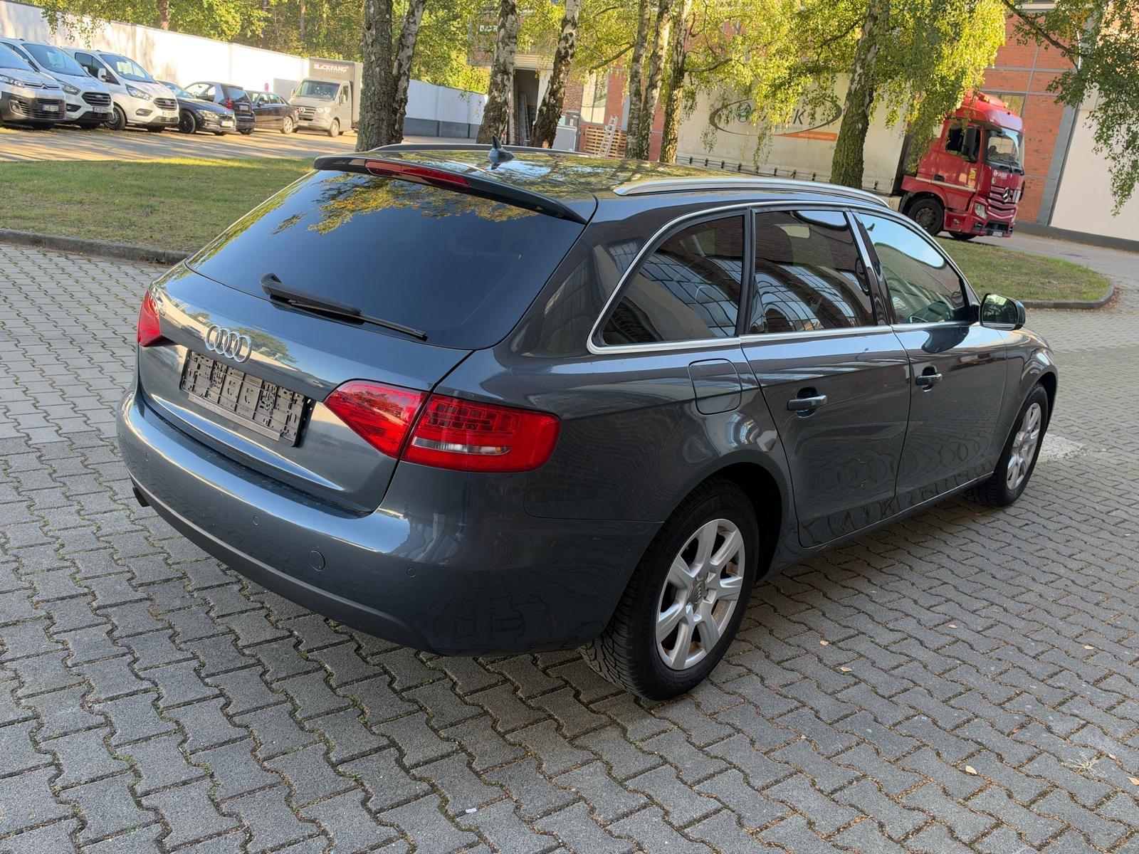 Audi A4 2011 — photo 5