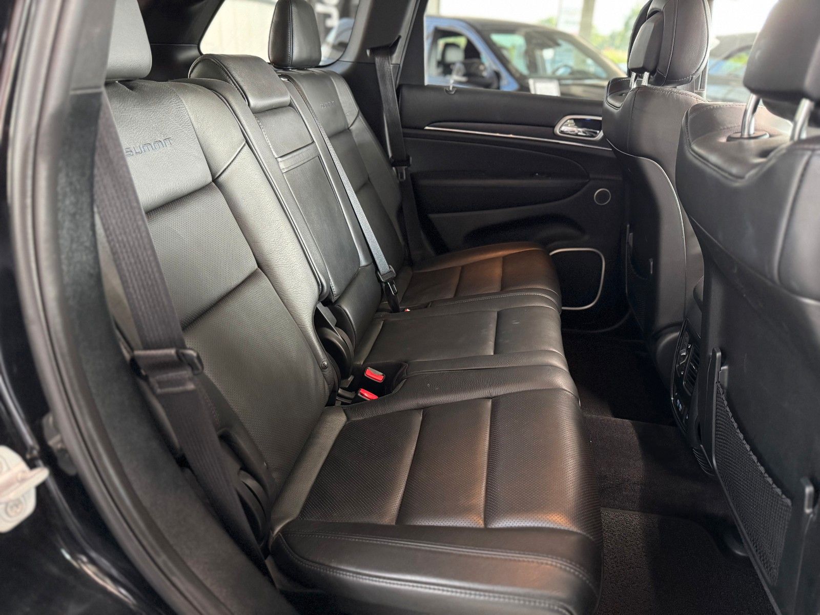 Fahrzeugabbildung Jeep Grand Cherokee 3.0 CRD Summit AHK Luft Pano
