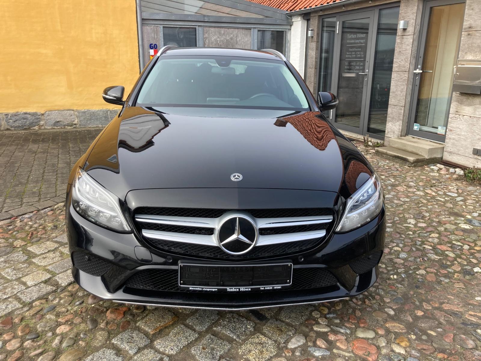 Mercedes-Benz C 220d 9GTro. Avantgarde LED Navi 8Räder CarPlay