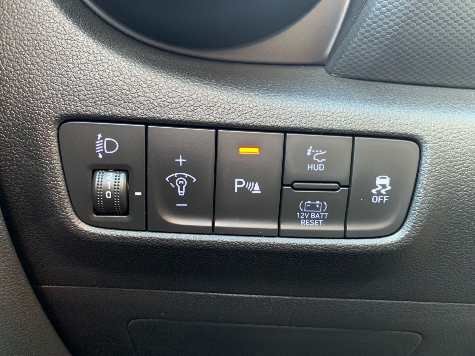 Fahrzeugabbildung Hyundai KONA 1.6 GDI Prime Hybrid Navi LED Leder 1Hd