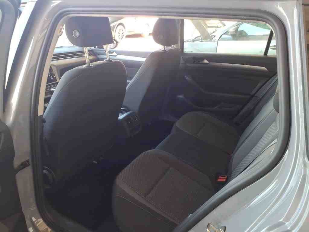Volkswagen Passat Variant - Bild 10
