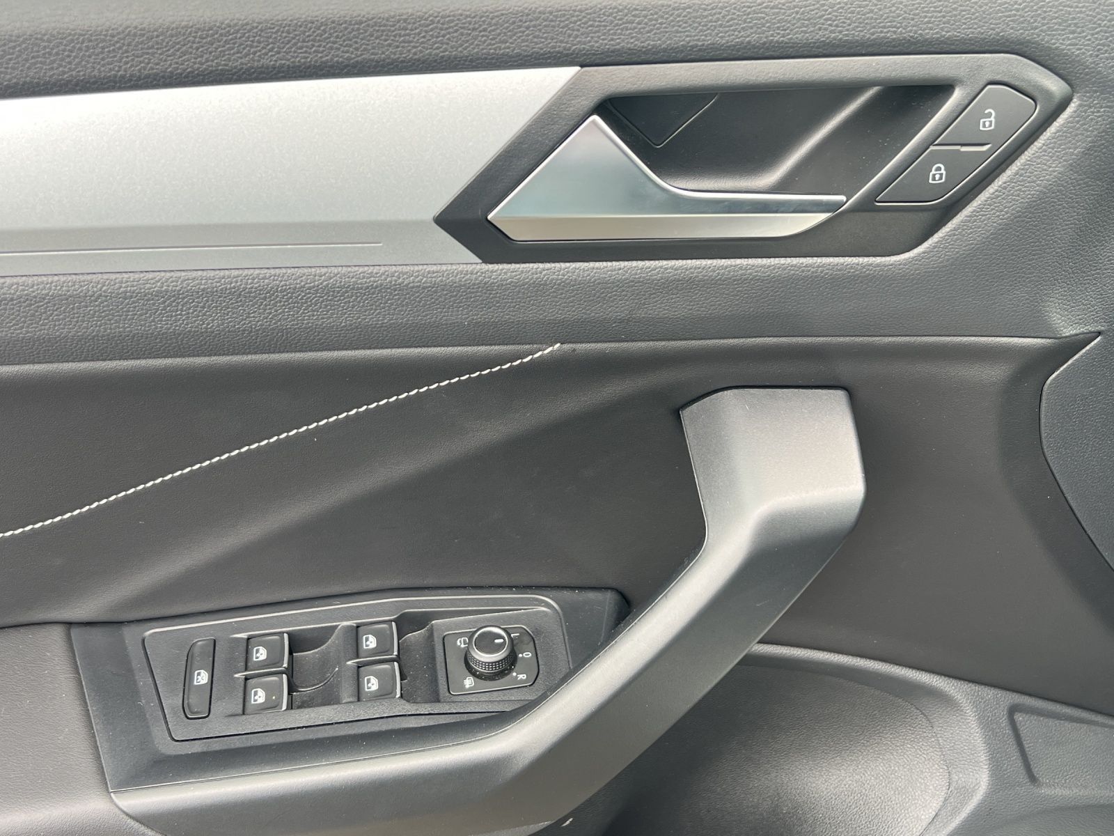 Volkswagen T-Roc - Bild 9