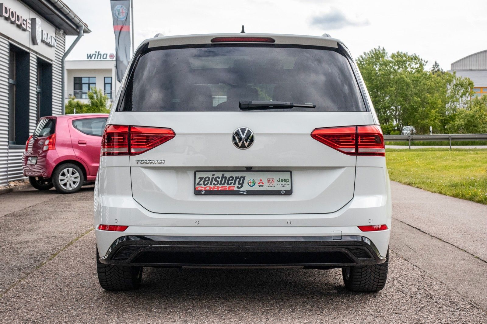 Fahrzeugabbildung Volkswagen Touran Highline R-Line*AHK*DSG*PANO*