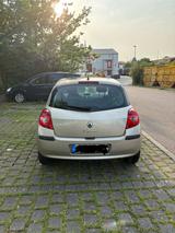 Renault Clio Edition Dynamique 1.2 16V TCE Eco2 Edit... - Renault Clio mit Benzin-Antrieb: Limousine, Tce Dynamique