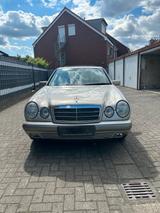 Mercedes-Benz Mercedes Benz E230 wenig Kilometer und top... - Mercedes-Benz E 230 aus 1996