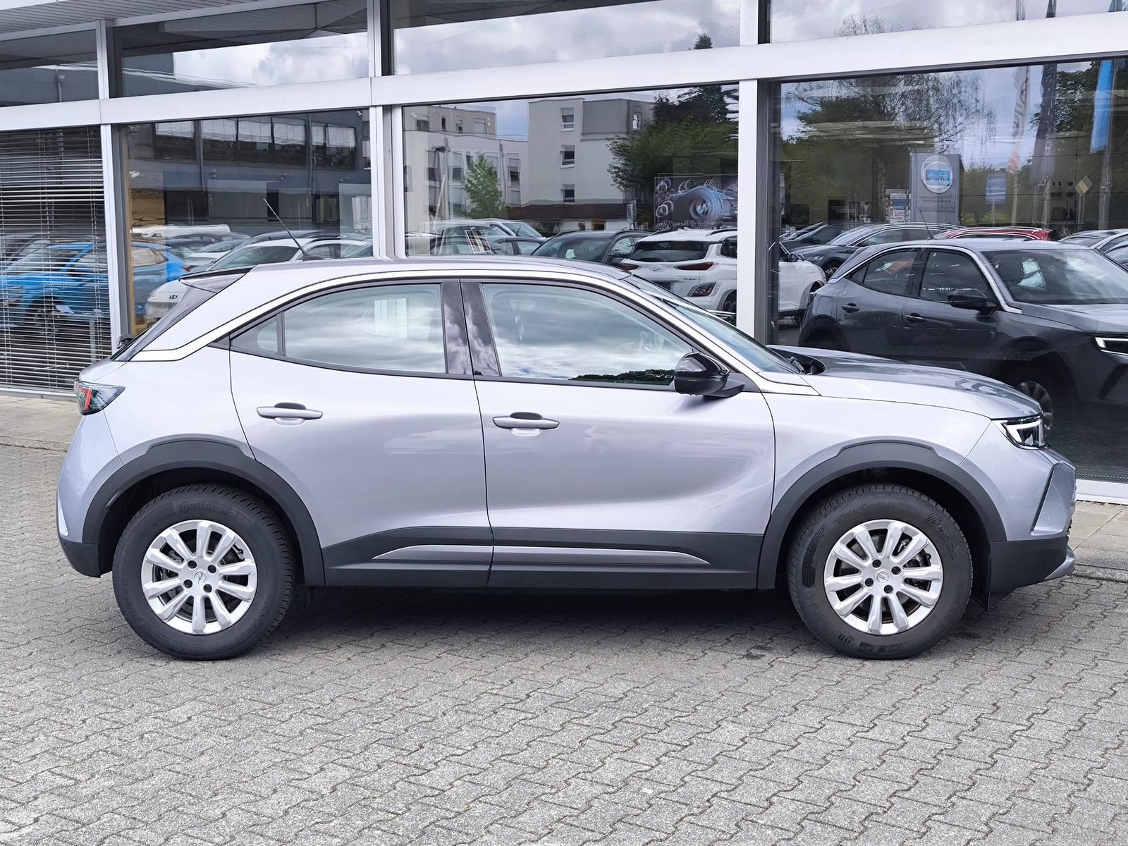 Fahrzeugabbildung Opel Mokka-e e Edition LED+NAVI+SHZ+KAM+TEMP+CARPL+WP