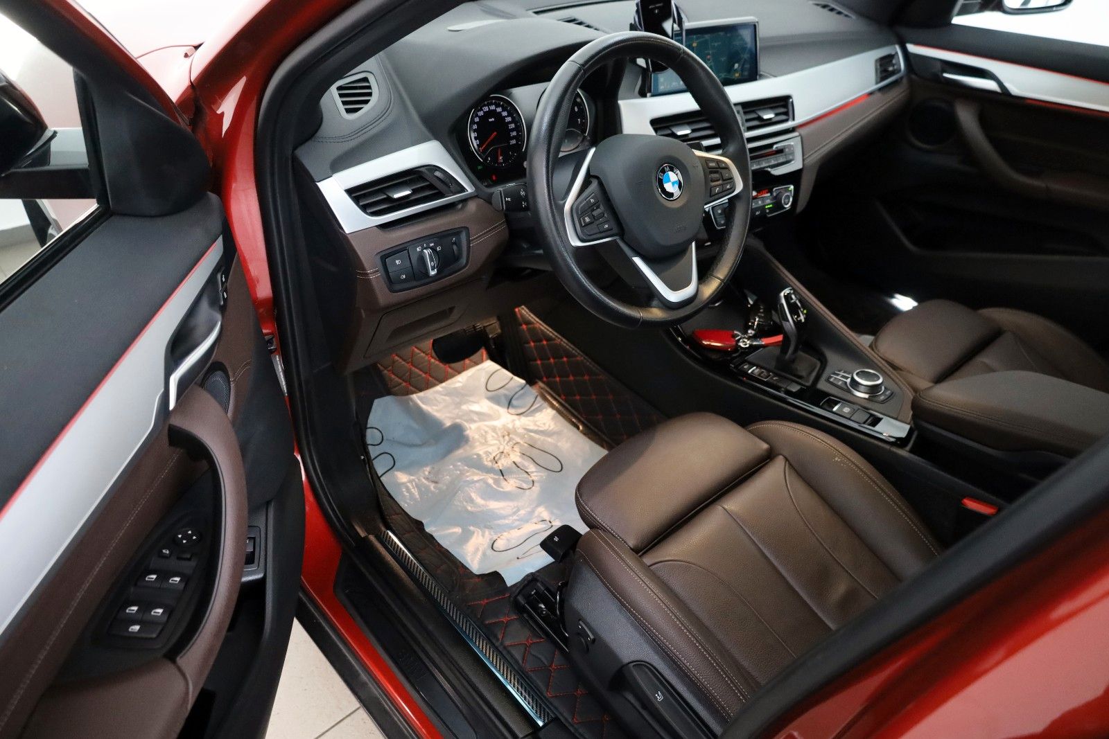 Fahrzeugabbildung BMW X2 sDrive 20 i Advantage Plus,Navi,Kamera,AHK+WR