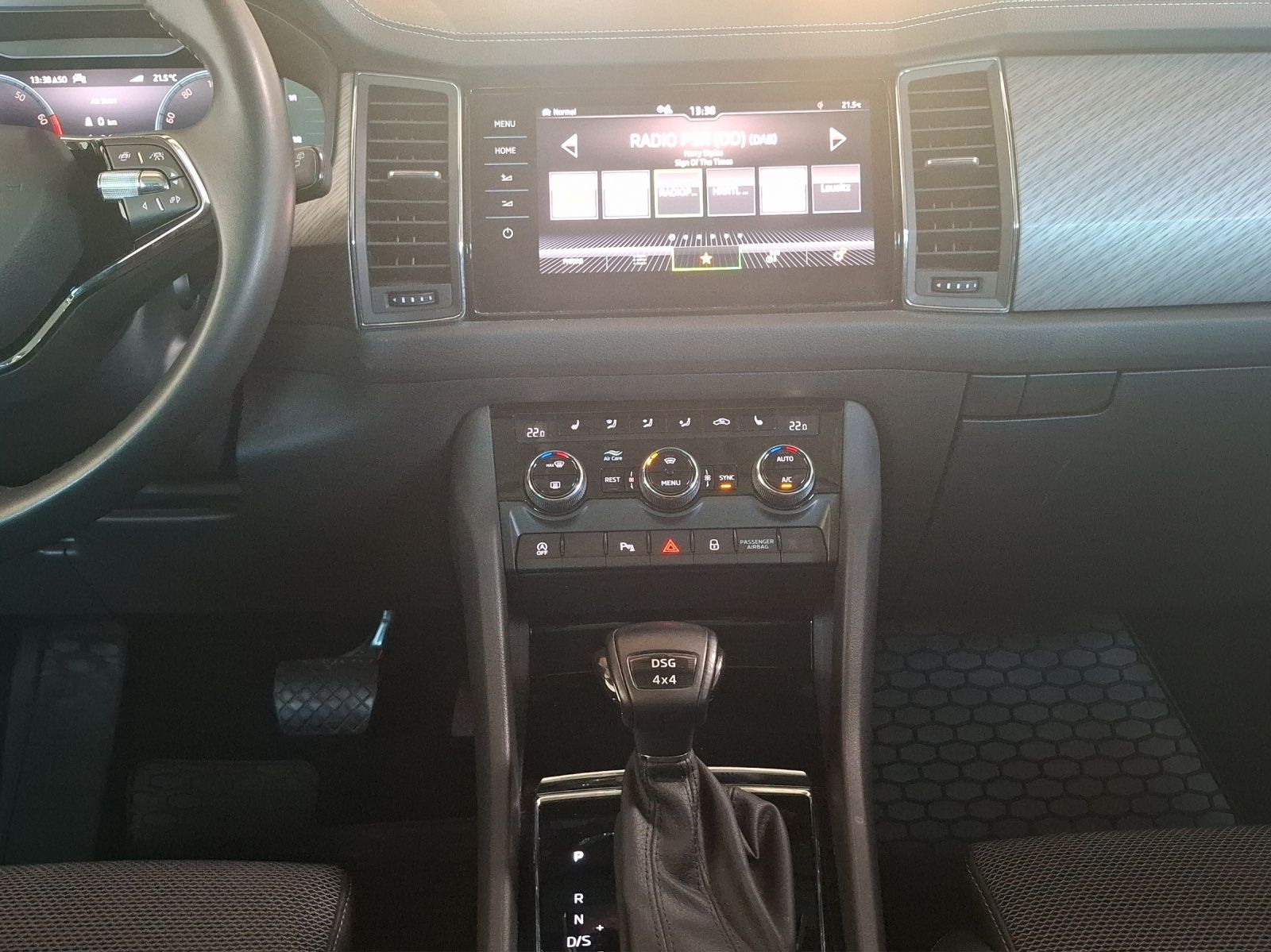 Fahrzeugabbildung SKODA Kodiaq TSI Style DSG 4x4 Matrix Navi AID ACC RFK