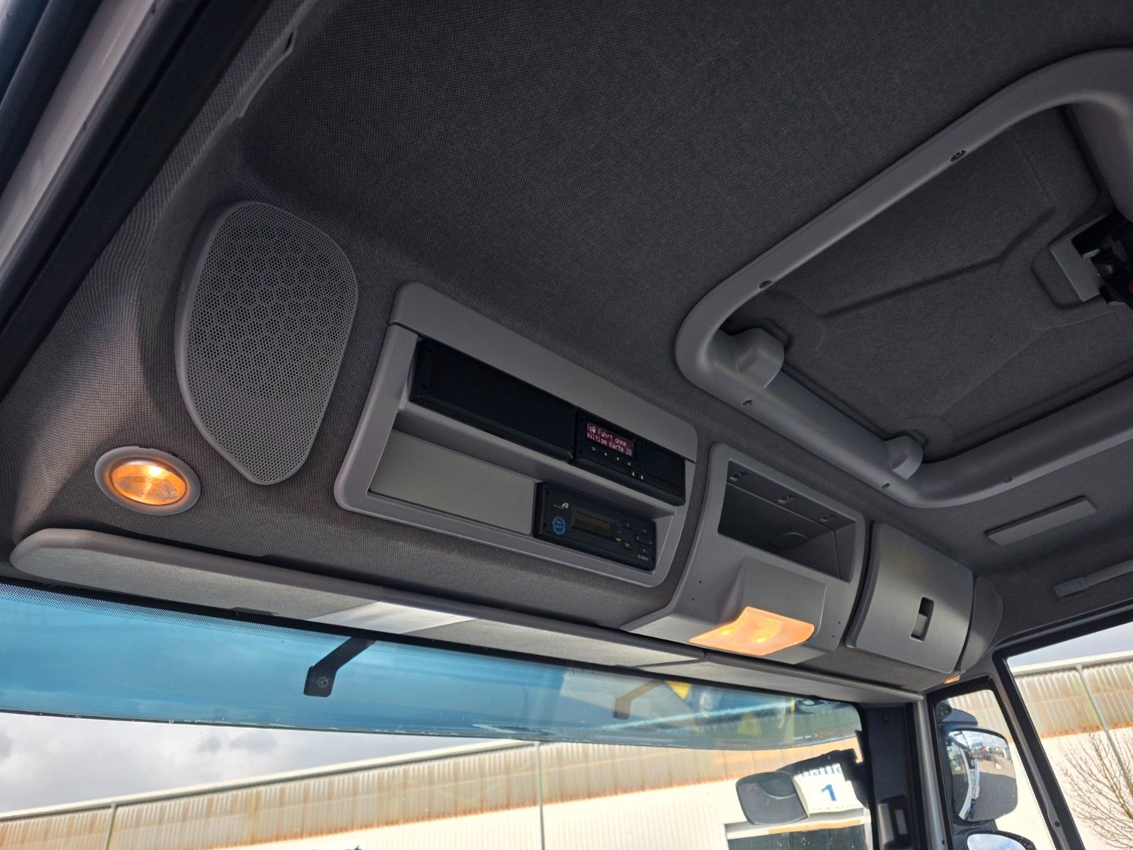 Fahrzeugabbildung Iveco Eurocargo ML80E22 Meiller 2x AHK 6 Zylinder
