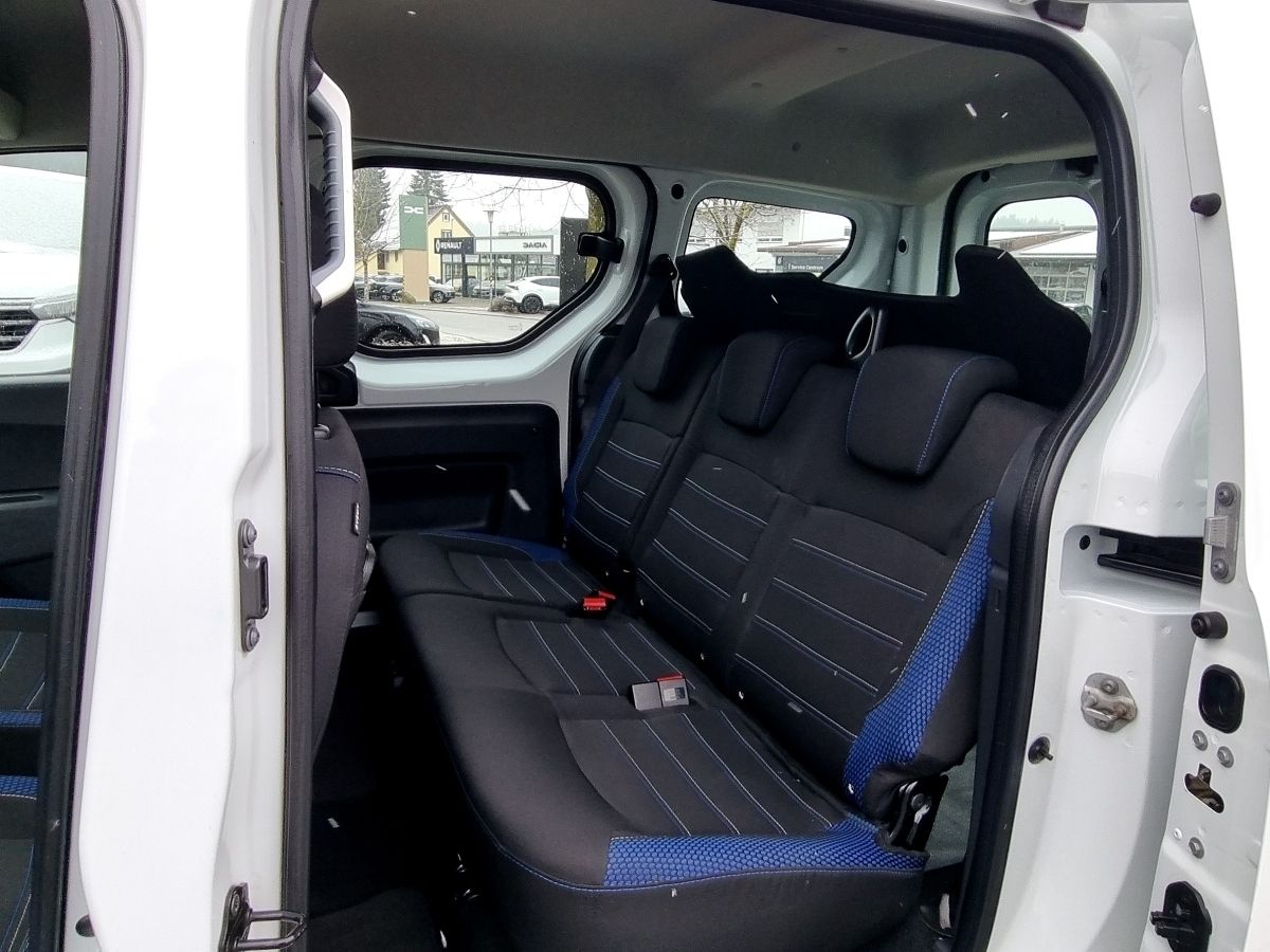 Fahrzeugabbildung Dacia Dokker Stepway Plus TCe 130