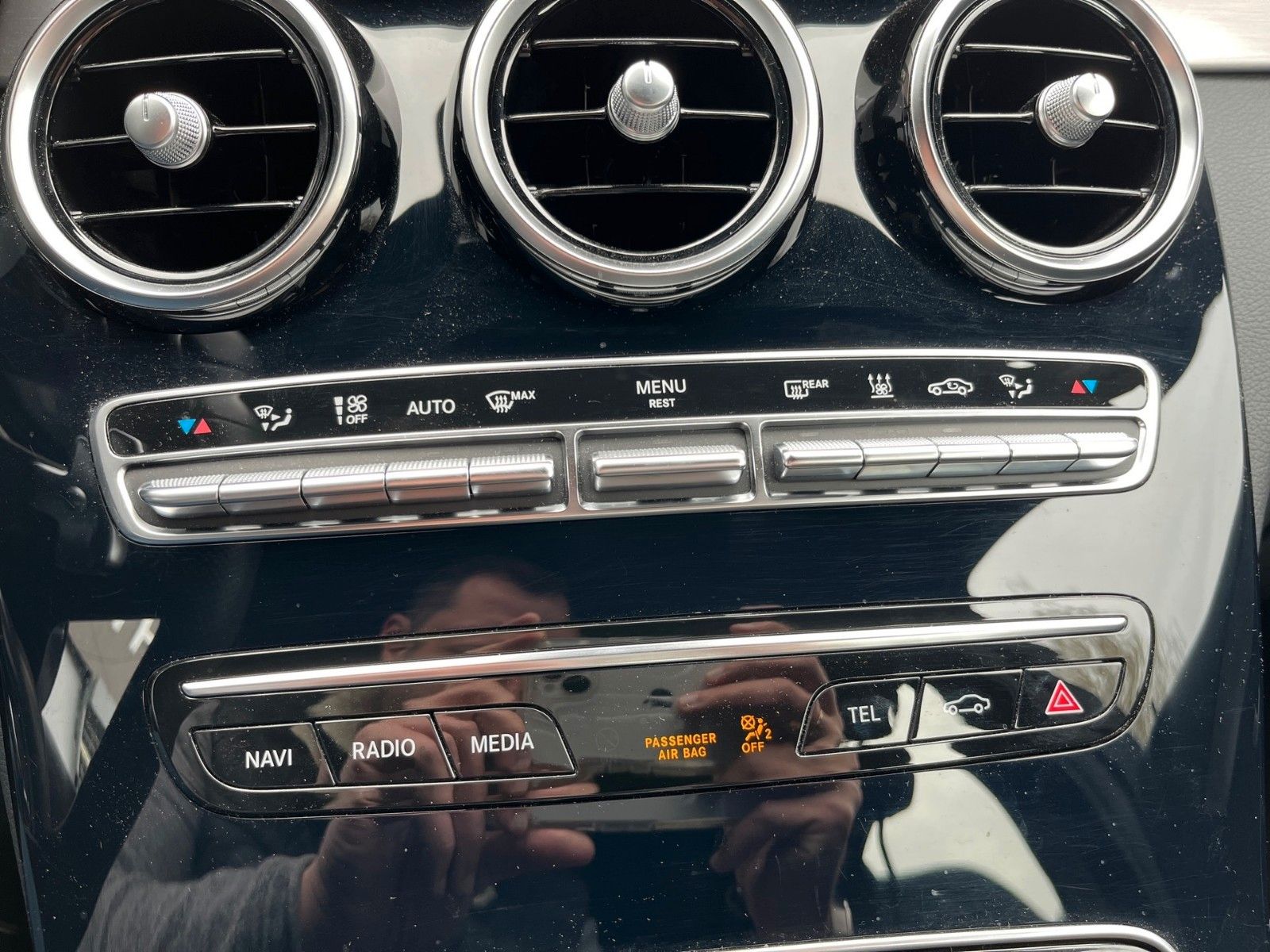 Fahrzeugabbildung Mercedes-Benz C 300 Kombi Diesel Plug-In AMG Line LED AHZV Cam