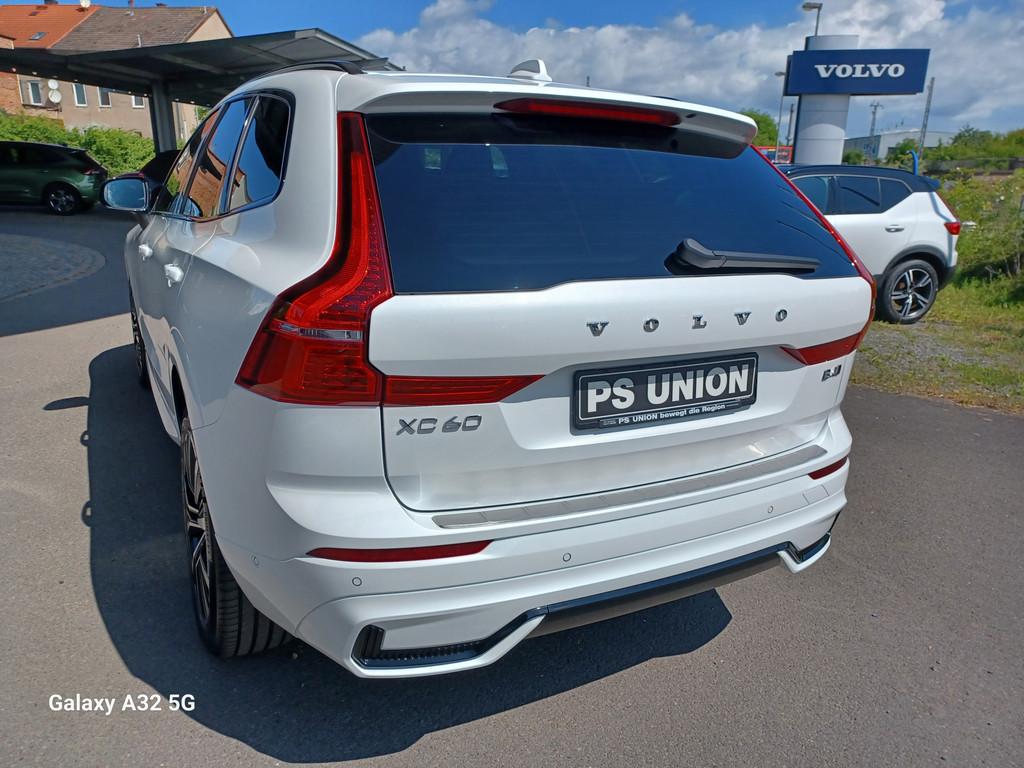 Volvo XC60 B4 Ultimate Dark AWD°AHK°360°Cam°Panorama